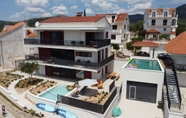 Others 2 Viva-by the Sea-garden Terraces Seget Vranjica