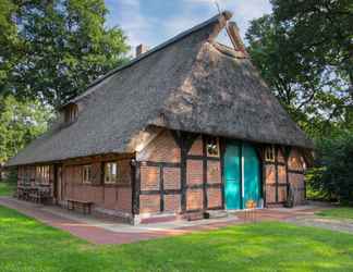 Others 2 Dat Litsche Hus Sandbostel