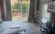 Others 3 Lovely 1-bed Studio in Bristol