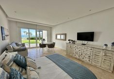 Others 5 Amazing Ocean-front Studio With Sofa bed in Resort