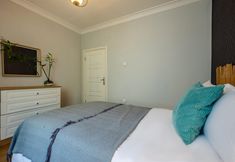 Others 7 Eclectic Flat Near Metro With Terrace in Kadikoy