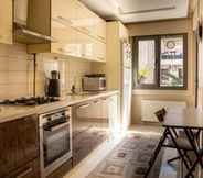 Others 2 Pleasant and Central Flat With Balcony in Izmir