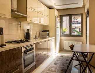 Others 2 Pleasant and Central Flat With Balcony in Izmir