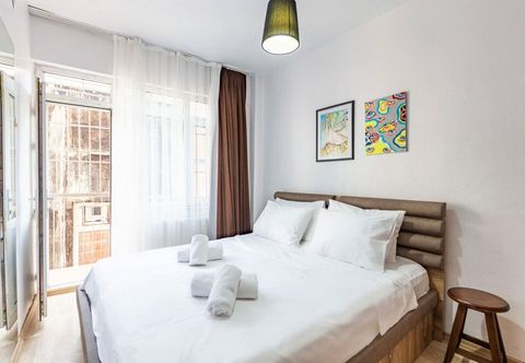 Others Central and Vibrant Flat in Besiktas