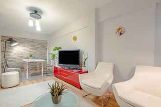 อื่นๆ 4 Colorful and Central Flat With Balcony in Kadikoy