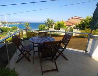 Others 2 Vibrant Flat With Sea View Near Sea in Cesme