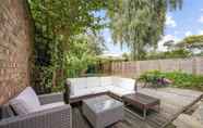 Others 3 Stylish and Spacious 3 Bedroom Garden Flat in Fulham