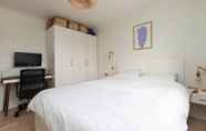 Others 4 Stylish and Light 1 Bedroom Flat Near Victoria Park