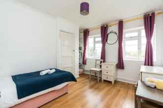 Others 4 Bright and Comfortable 2 Bedroom Flat Oakwood