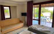 Others 7 Superb Flat With Shared Pool in Cesme