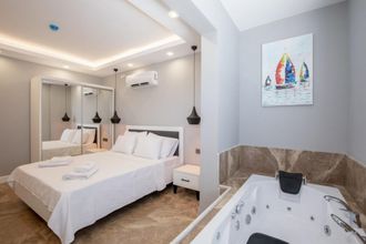 Others 4 Luxury Flat w Jacuzzi and Amazing Sea View in Kas