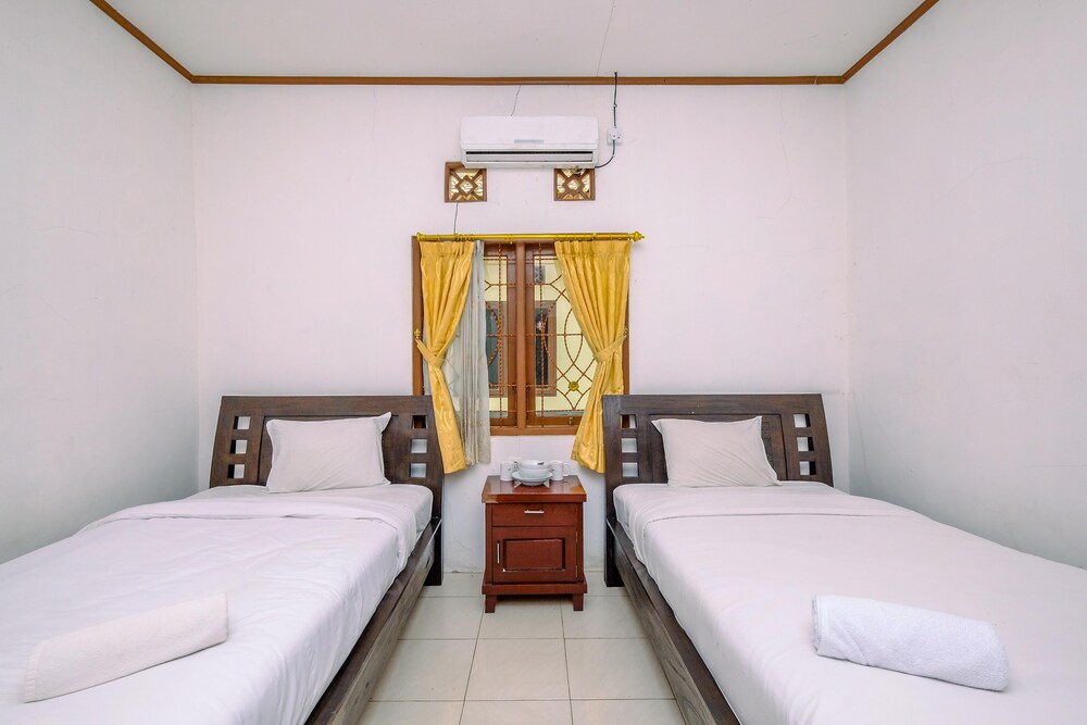 Others 2 Big And Comfy Studio At Graha Wishnu Guest House