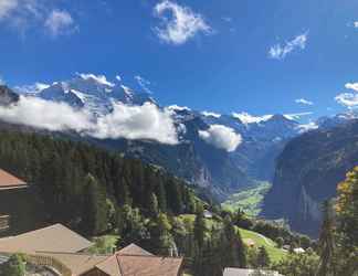 Lain-lain 2 Jungfrau an der Ledi Lauterbrunnen