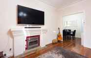 Lain-lain 5 Comfortable 2 Bedroom Home in Trendy Victoria Park