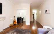 Lain-lain 4 Comfortable 2 Bedroom Home in Trendy Victoria Park