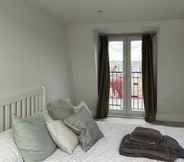 Others 5 Gorgeous 3 Bedroom Home in Quaint Southfields