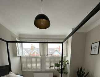 Lain-lain 2 Gorgeous 3 Bedroom Home in Quaint Southfields