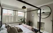 Lain-lain 6 Gorgeous 3 Bedroom Home in Quaint Southfields