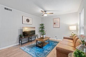 Lain-lain 4 Stylish 1BR Near UT Highland Evonify