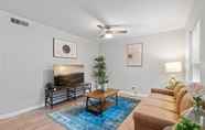 Others 4 Stylish 1BR Near UT Highland Evonify