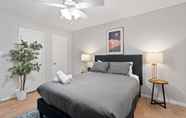 Others 3 Stylish 1BR Near UT Highland Evonify