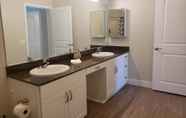Others 4 Yes it s Right 2 Suites and 3 Baths in the Heart of San Diego FB2