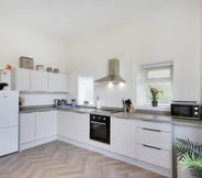 Others 3 Stylish Large 1-bed Apartment in Tunbridge Wells