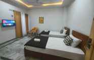 Others 4 Dastak Hotels