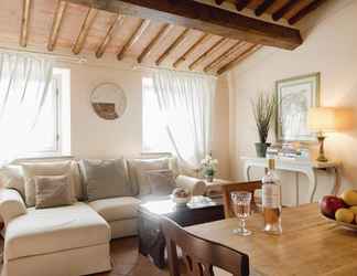 Lainnya 2 Anna Farmhouse Apartment in Wine Resort in Lucca