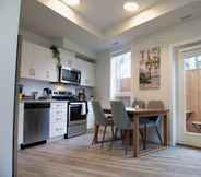 Lainnya 3 Gorgeous Modern 2BD Condo Heart of Wpg Location