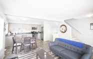 Others 2 Stunning 3 Bedroom Townhouse