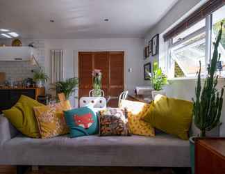 Others 2 Fantastic 2BD House in the Heart of Dulwich