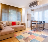 อื่นๆ 6 Vibrant Flat Close to Zorlu Center With Backyard