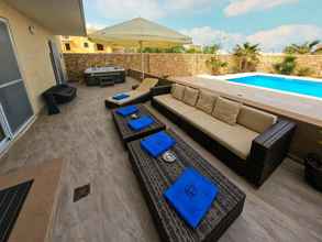 Lainnya 4 Comfortable Home With hot tub and Communal Pool