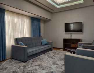 Lain-lain 2 4-bed Apartment in Tashkent City Center C