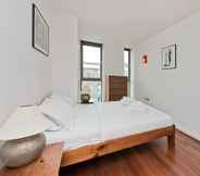 Lainnya 4 Spacious Flat With Balcony Close to the River in Greenwich by Underthedoormat