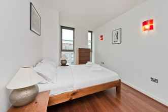 Lainnya 4 Spacious Flat With Balcony Close to the River in Greenwich by Underthedoormat