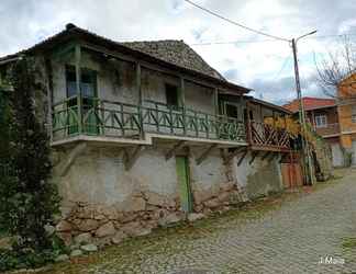 อื่นๆ 2 Stunning House in Mirandela Ideal for 10 People