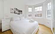 อื่นๆ 3 Delightful Apartment in the Heart of Westminster by Underthedoormat