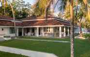 Others 7 Breathtaking Villa In 02 Acres Of Tropical Walled-in Gardens