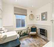 Others 6 Delightful 1BD Flat in the Heart of Barnes Village