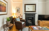 Others 2 Delightful 1BD Flat in the Heart of Barnes Village