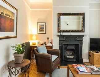 Others 2 Delightful 1BD Flat in the Heart of Barnes Village