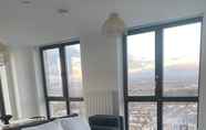 Lain-lain 5 Beautiful 2 Bed Penthouse With Balcony Views LDN