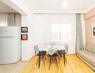 Others 2 Spacious Flat With Backyard in Muratpasa