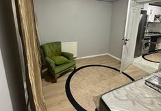 Others 6 Comfy Flat With Balcony in Esenler