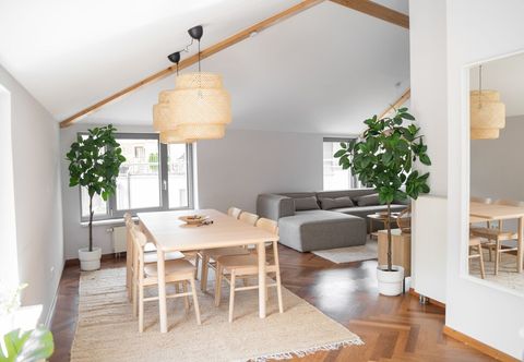 Others Exquisite 3BR Penthouse w Balc TV & Prkg