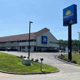 Primary image 1 Days Inn by Wyndham Kansas City Northeast, Clay County Hotels
