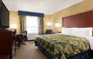 Others 6 Travelodge by Wyndham Oshawa Whitby