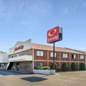 Primary image 1 Econo Lodge Darien Lakes, New York State Hotels